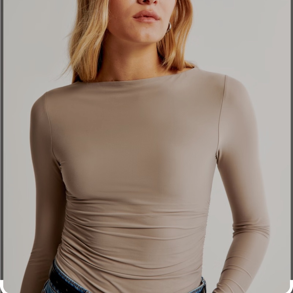 Women’s soft matte long sleeve body suit NWT